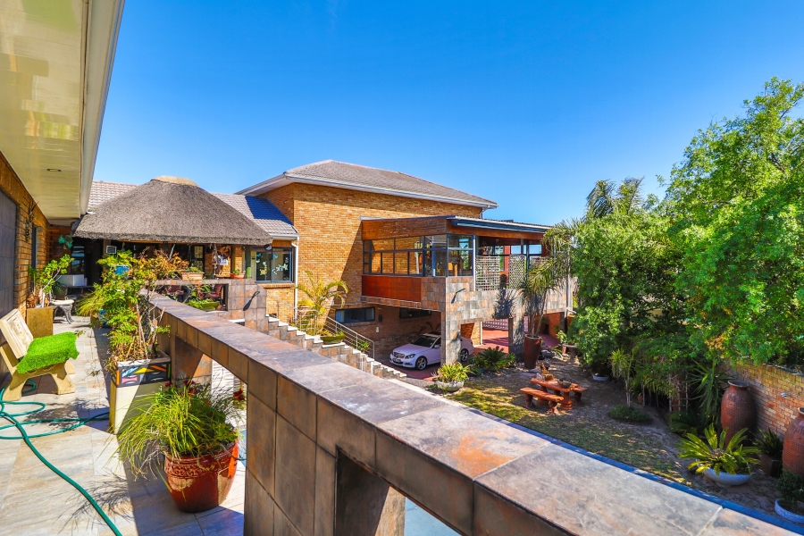 6 Bedroom Property for Sale in Welgelegen Western Cape